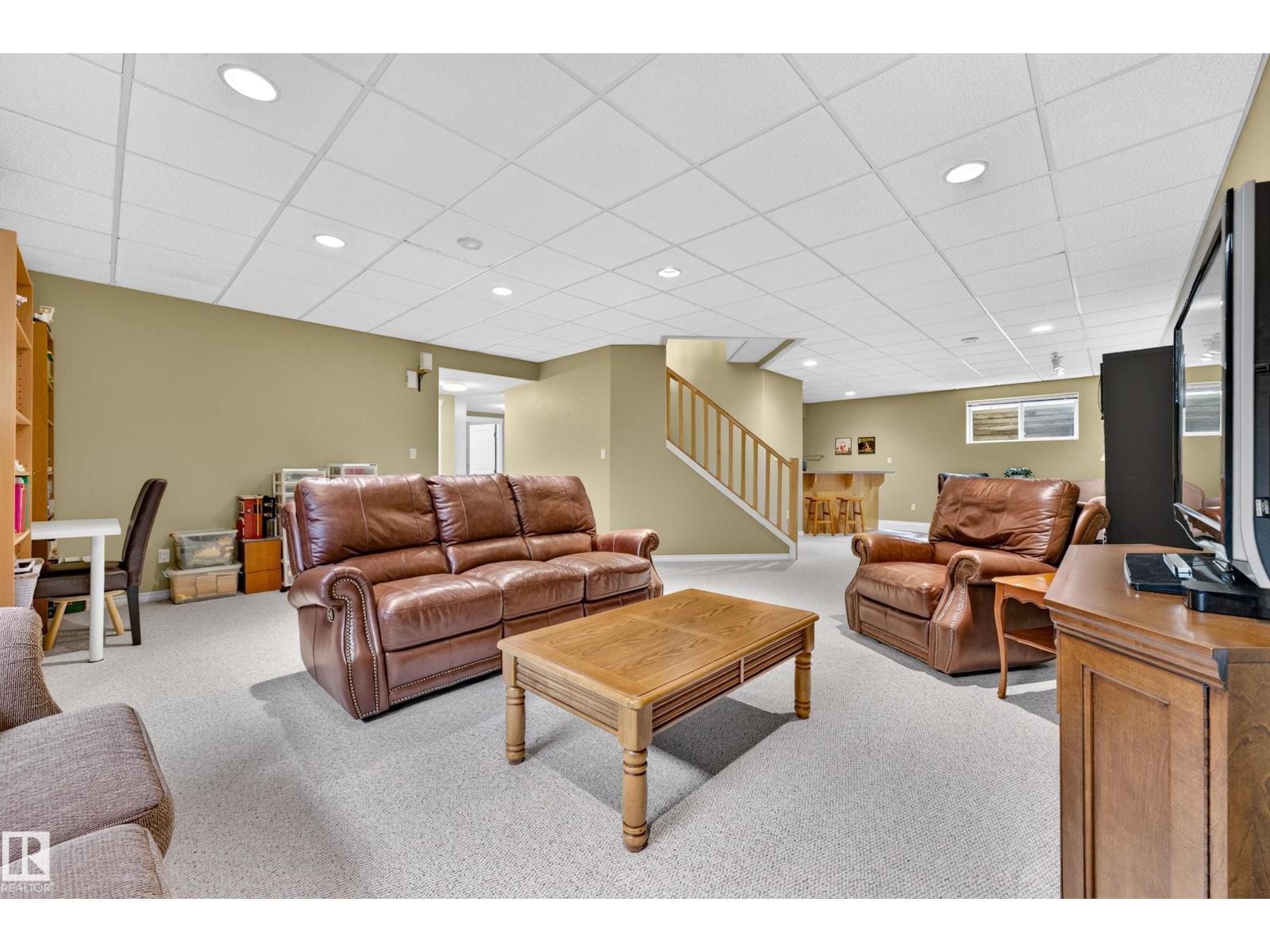 395 Meadowview TC — photo 35