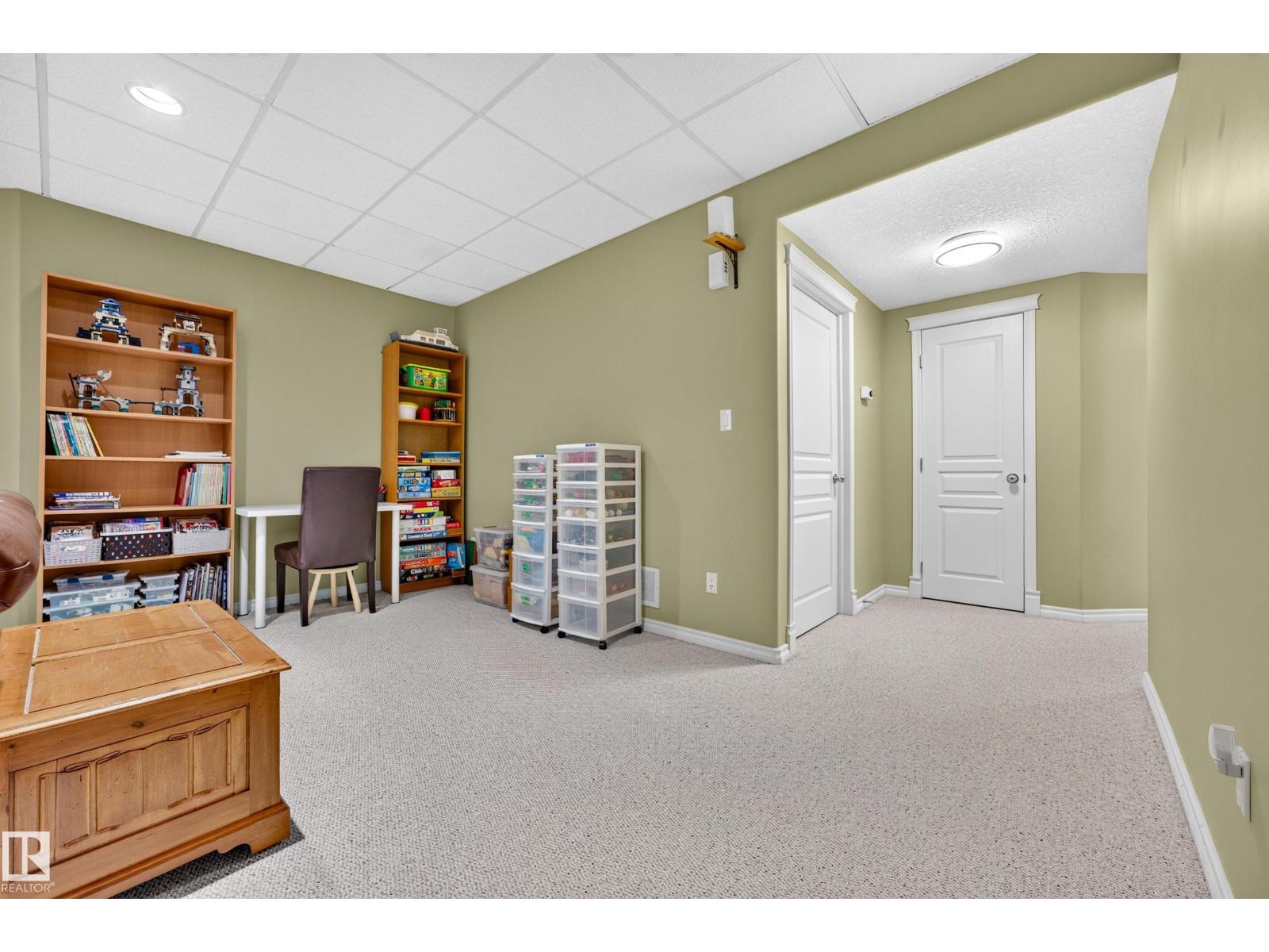395 Meadowview TC — photo 36