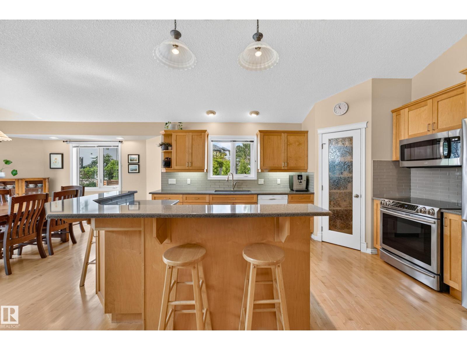 395 Meadowview TC — photo 8