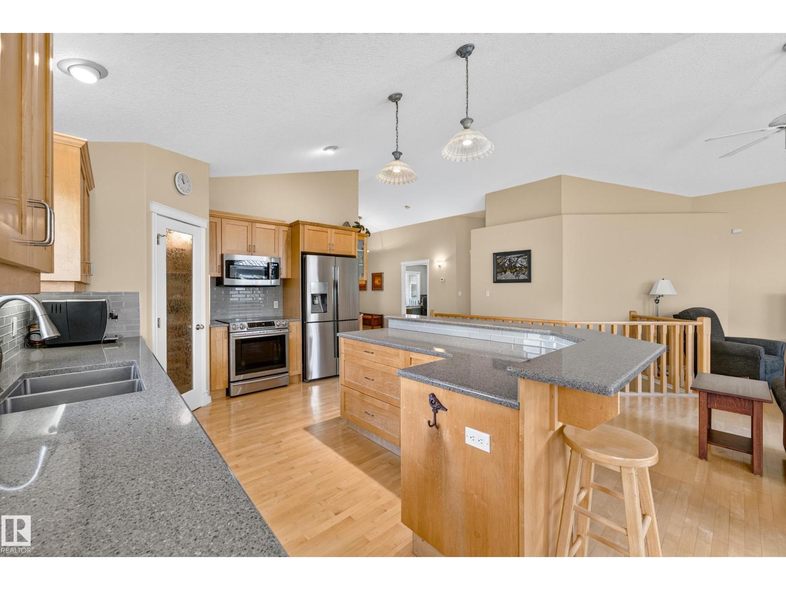 395 Meadowview TC — photo 9