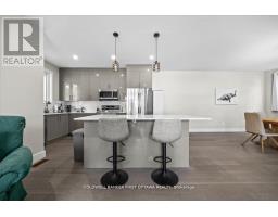 Bedroom - A & B - 25 Pennard Way, Ottawa, ON K1T4C1 Photo 9