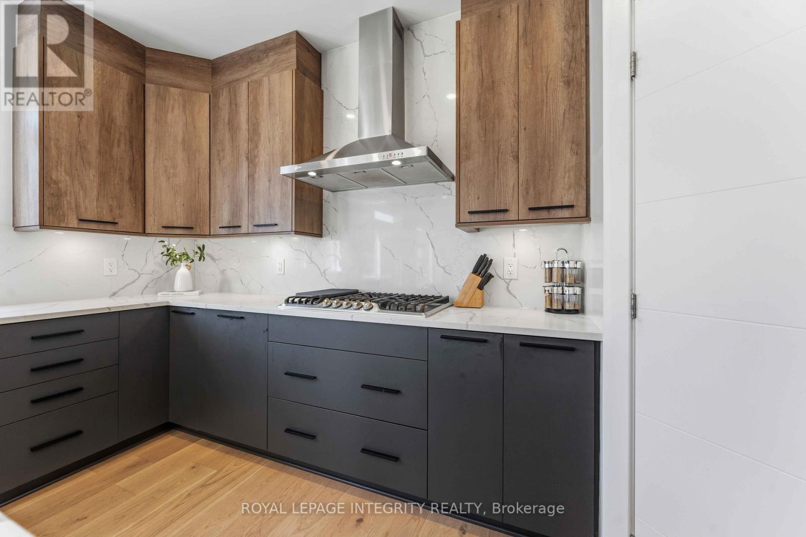 698 ODYSSEY WAY - 3