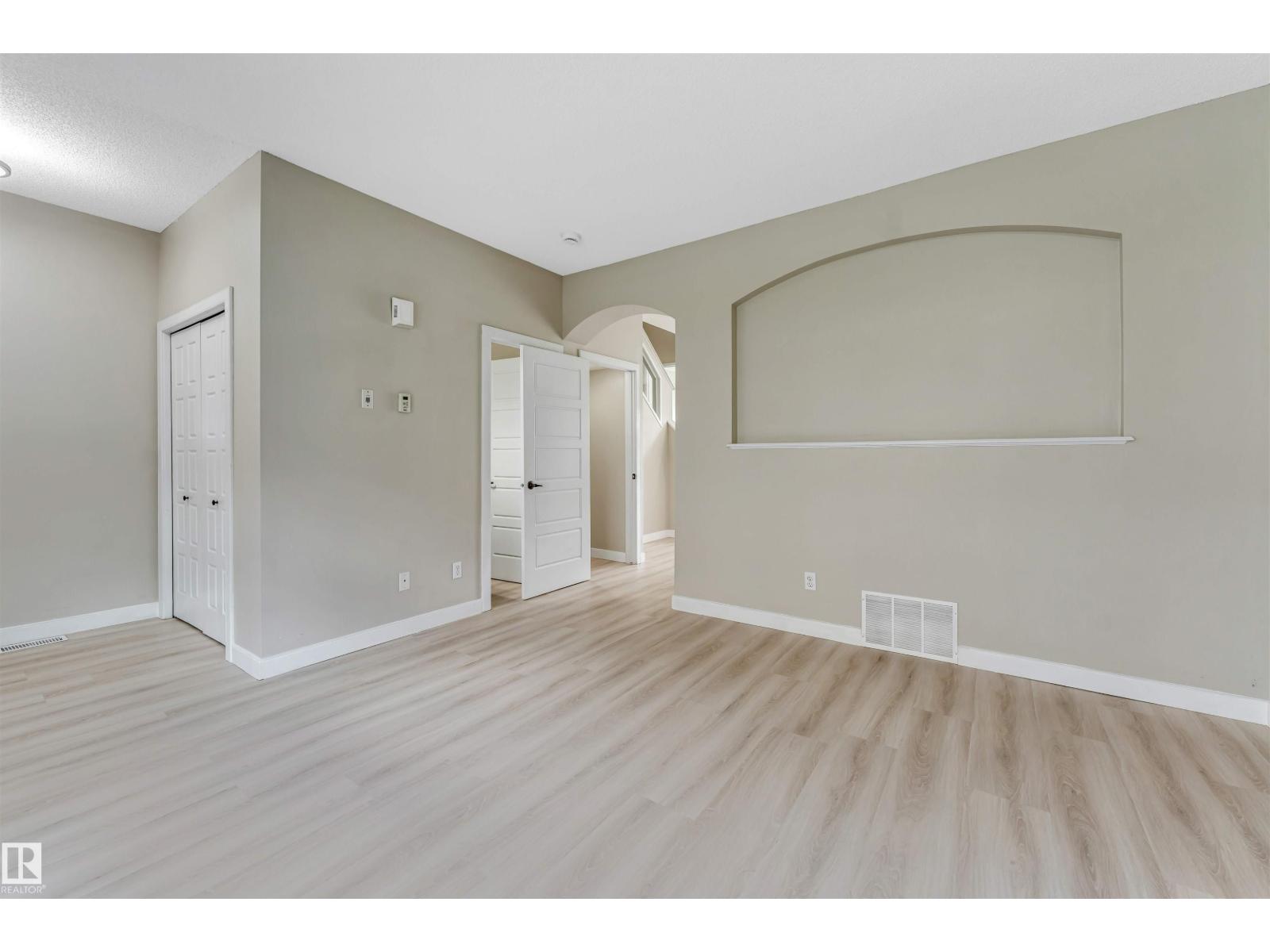 #27 13825 155 AV NW - 10