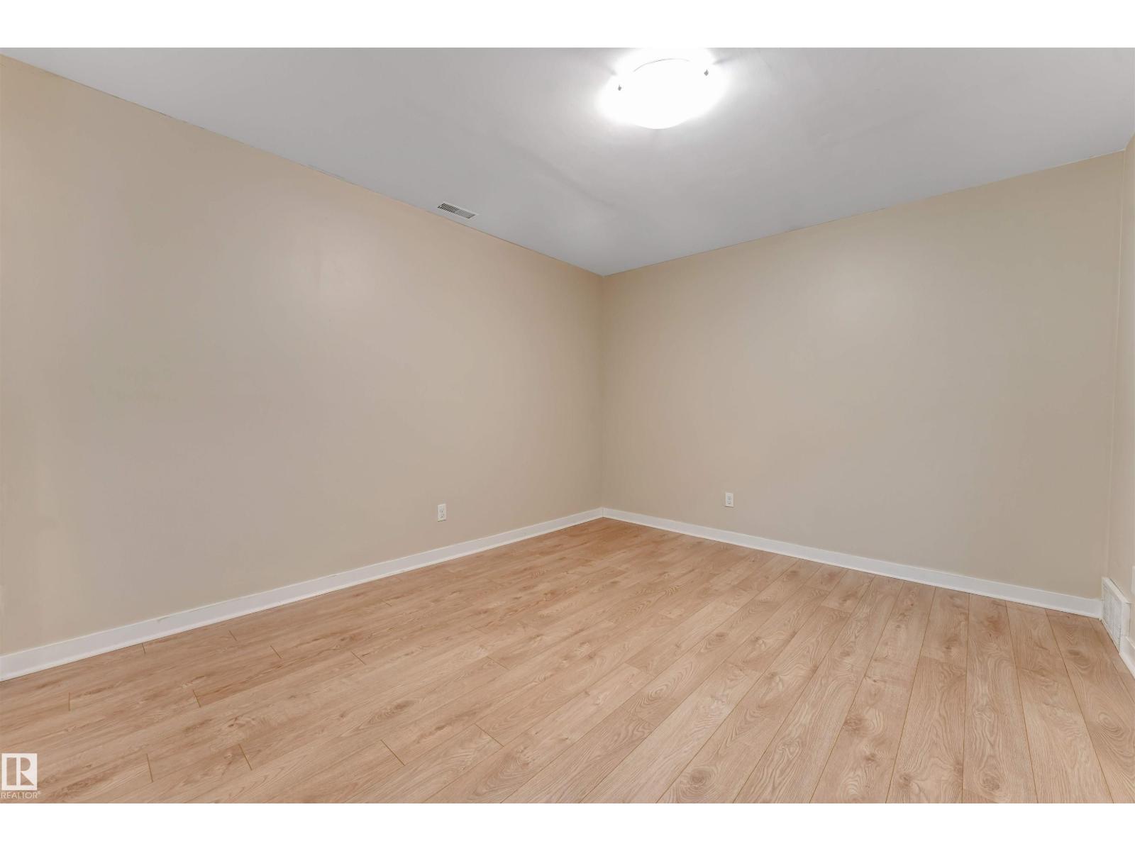 #27 13825 155 AV NW - 20