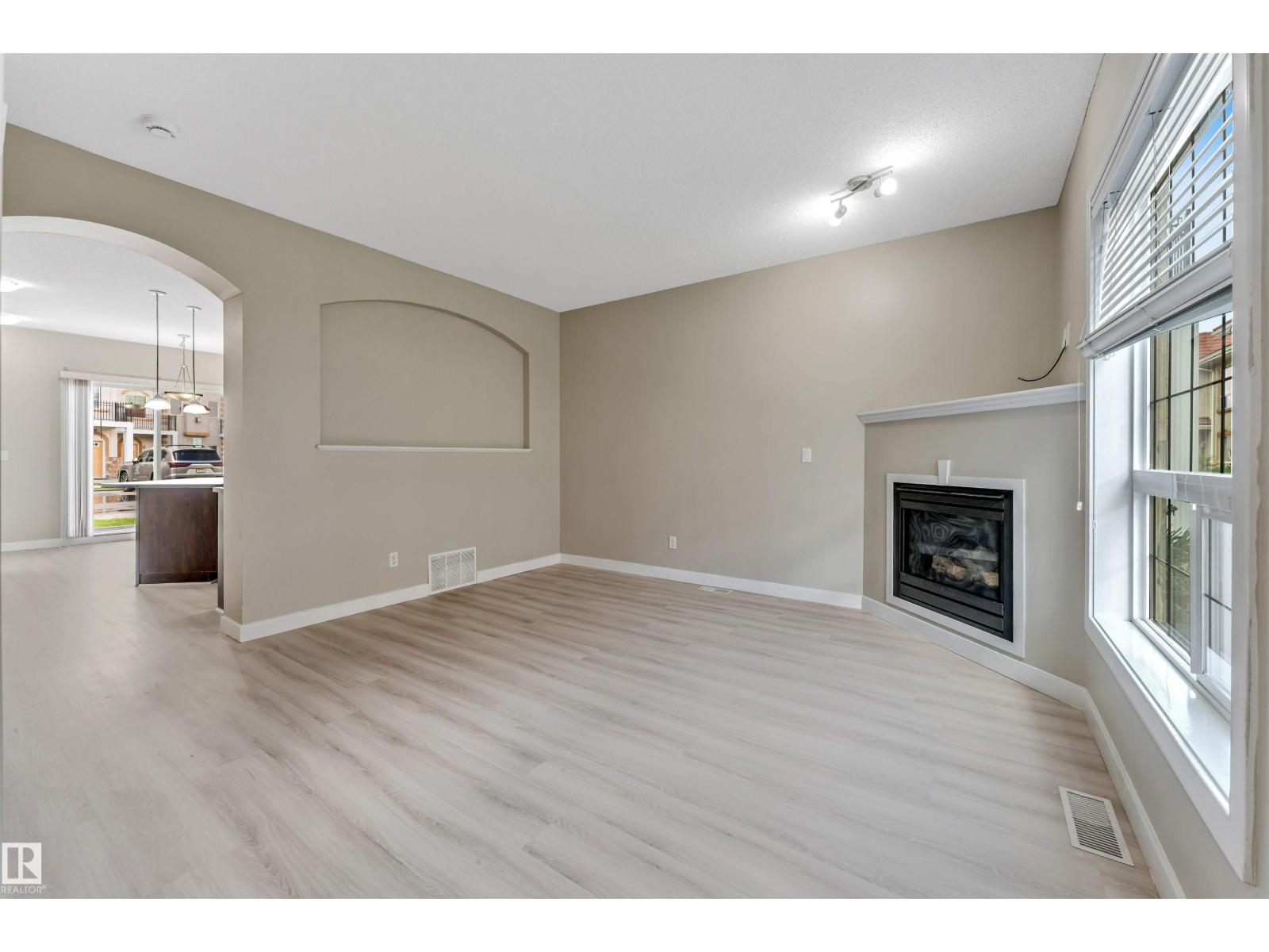 #27 13825 155 AV NW - 7