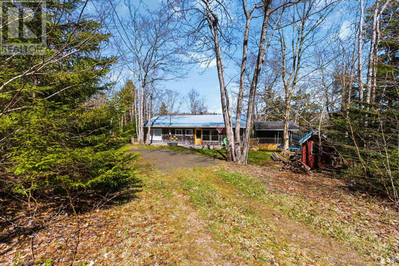 566 Lakeland Drive - 4
