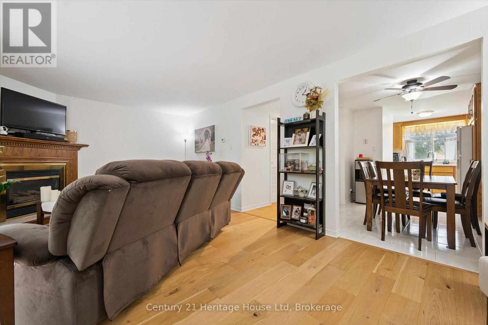#50 120 COUNTRY CLUB DRIVE - 11