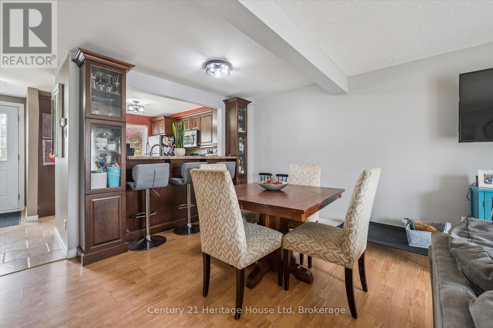 279 STRATHALLAN STREET - 11