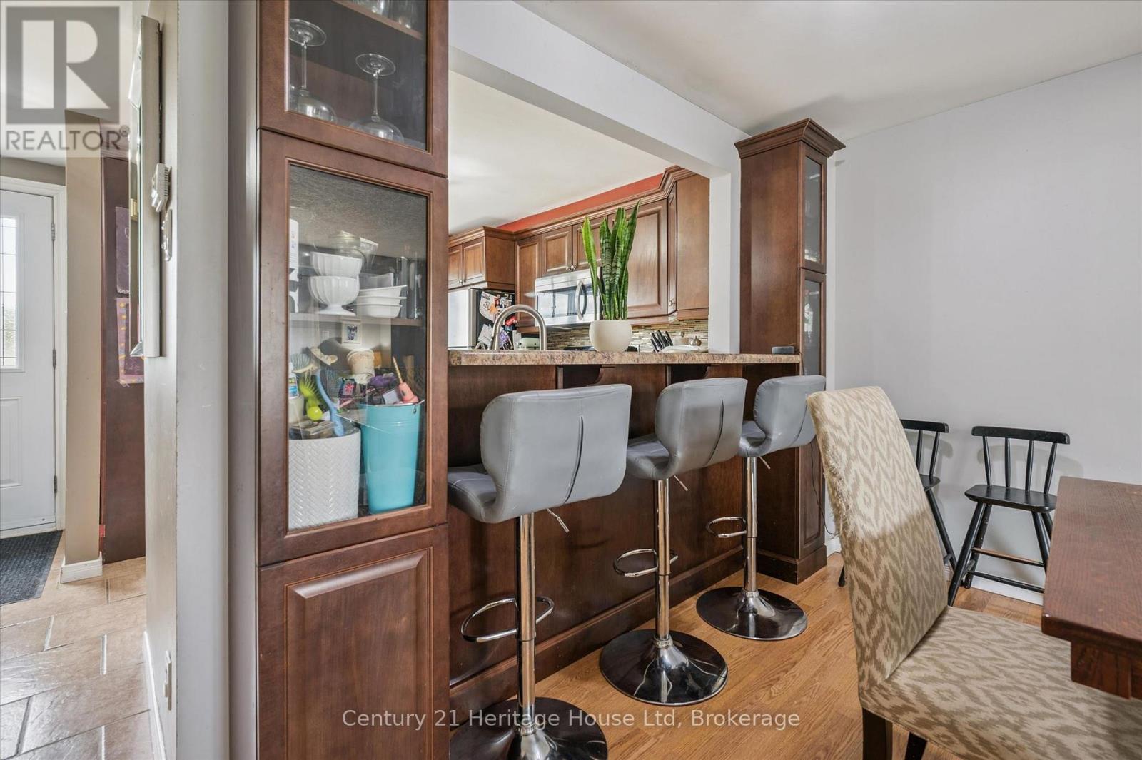 279 STRATHALLAN STREET - 12