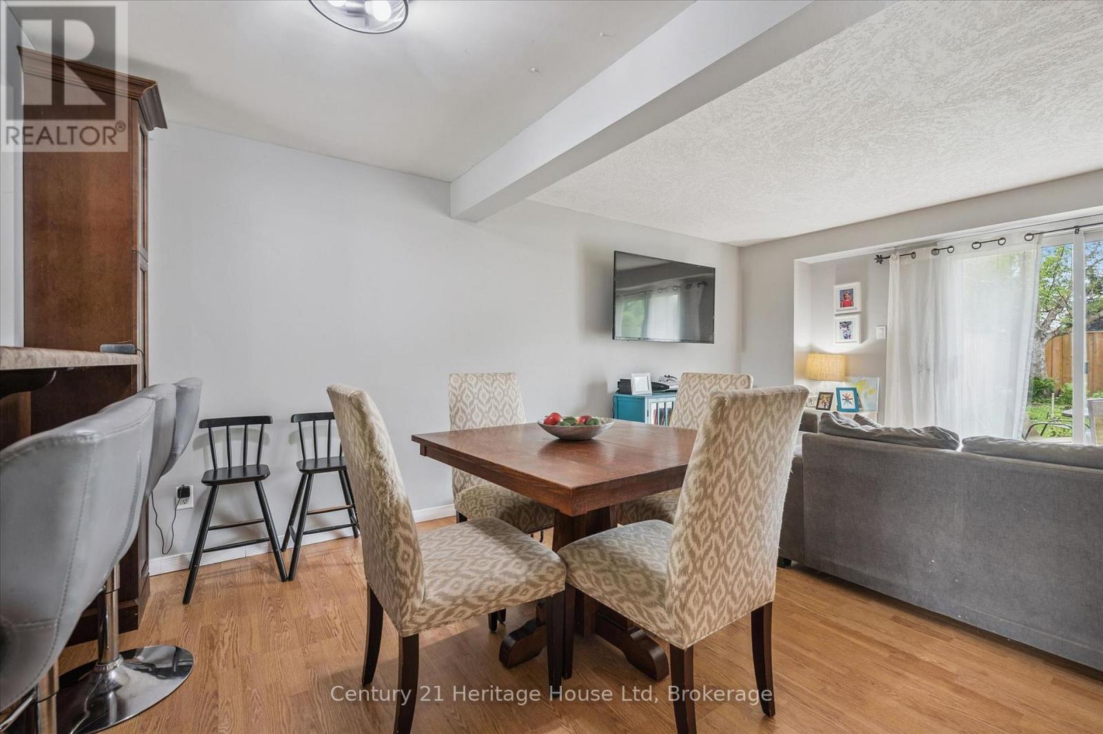 279 STRATHALLAN STREET - 13