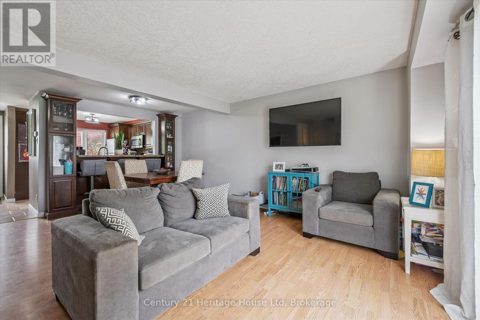 279 STRATHALLAN STREET - 16