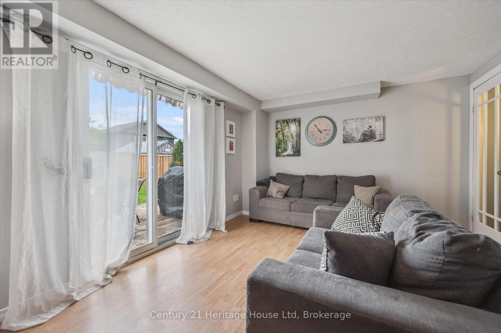 279 STRATHALLAN STREET - 17