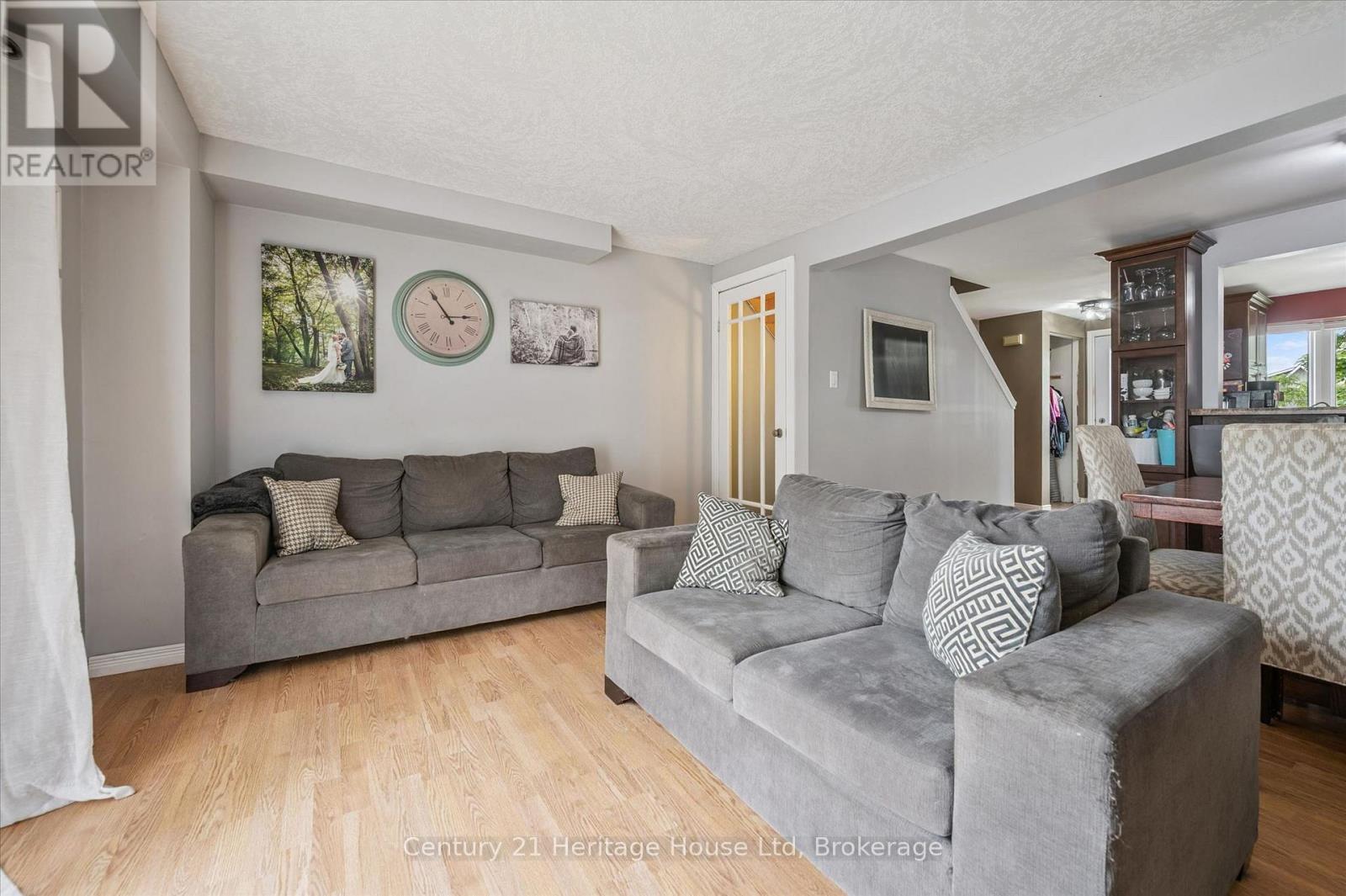 279 STRATHALLAN STREET - 18