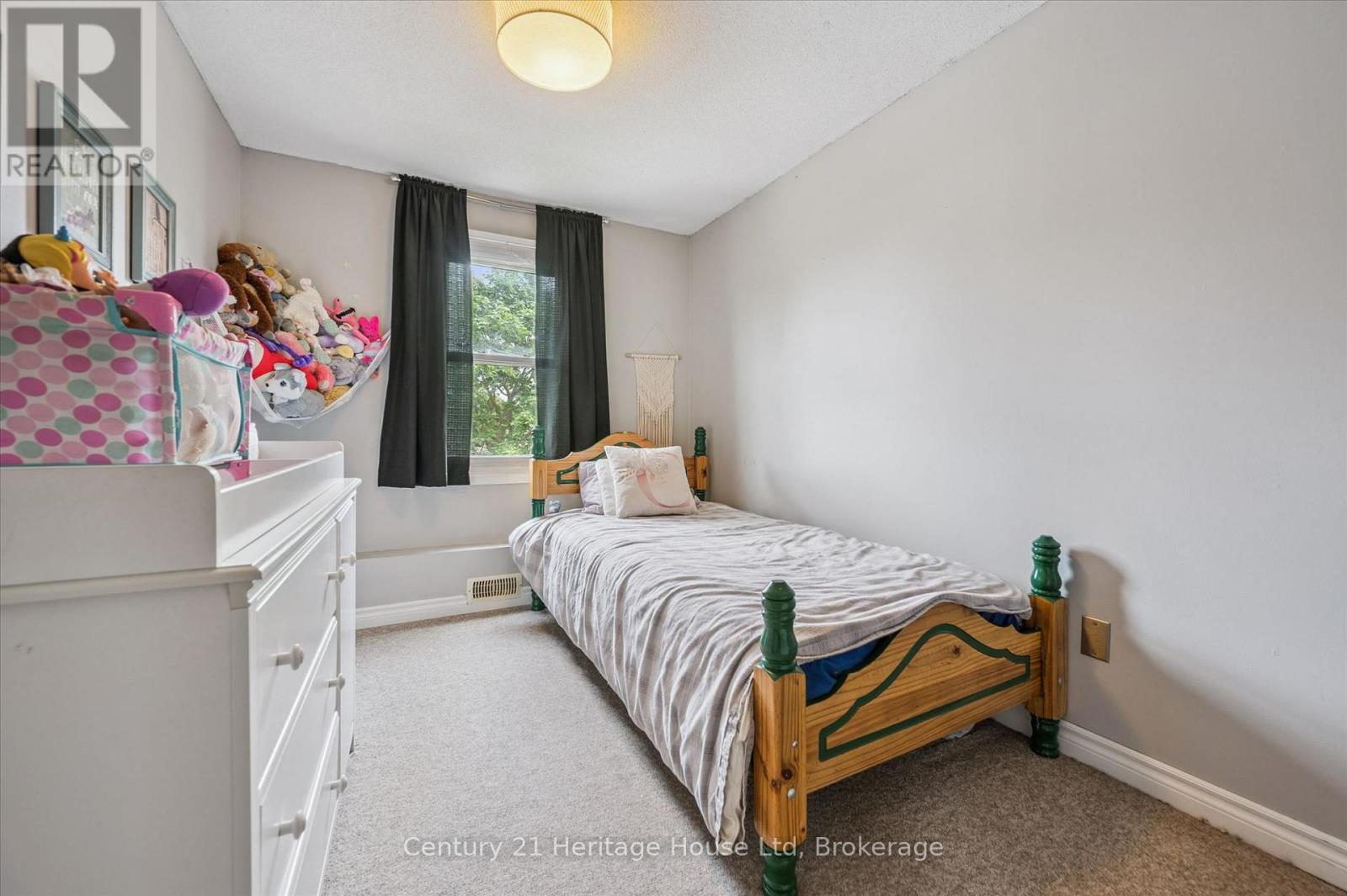 279 STRATHALLAN STREET - 21