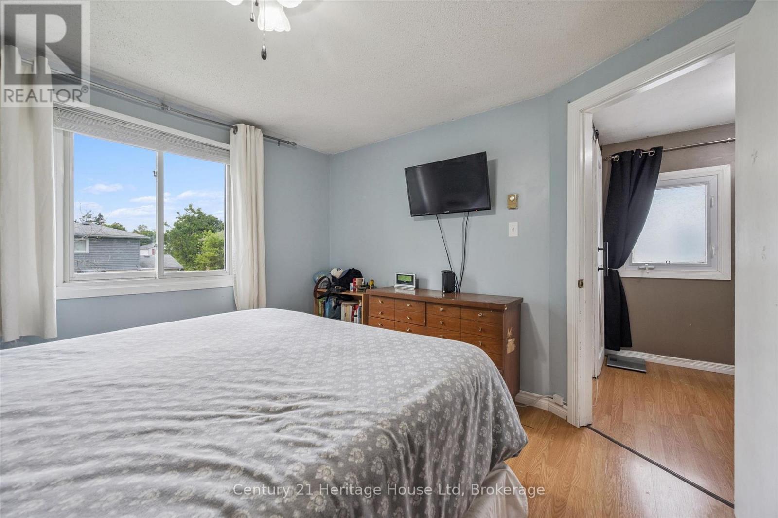 279 STRATHALLAN STREET - 28