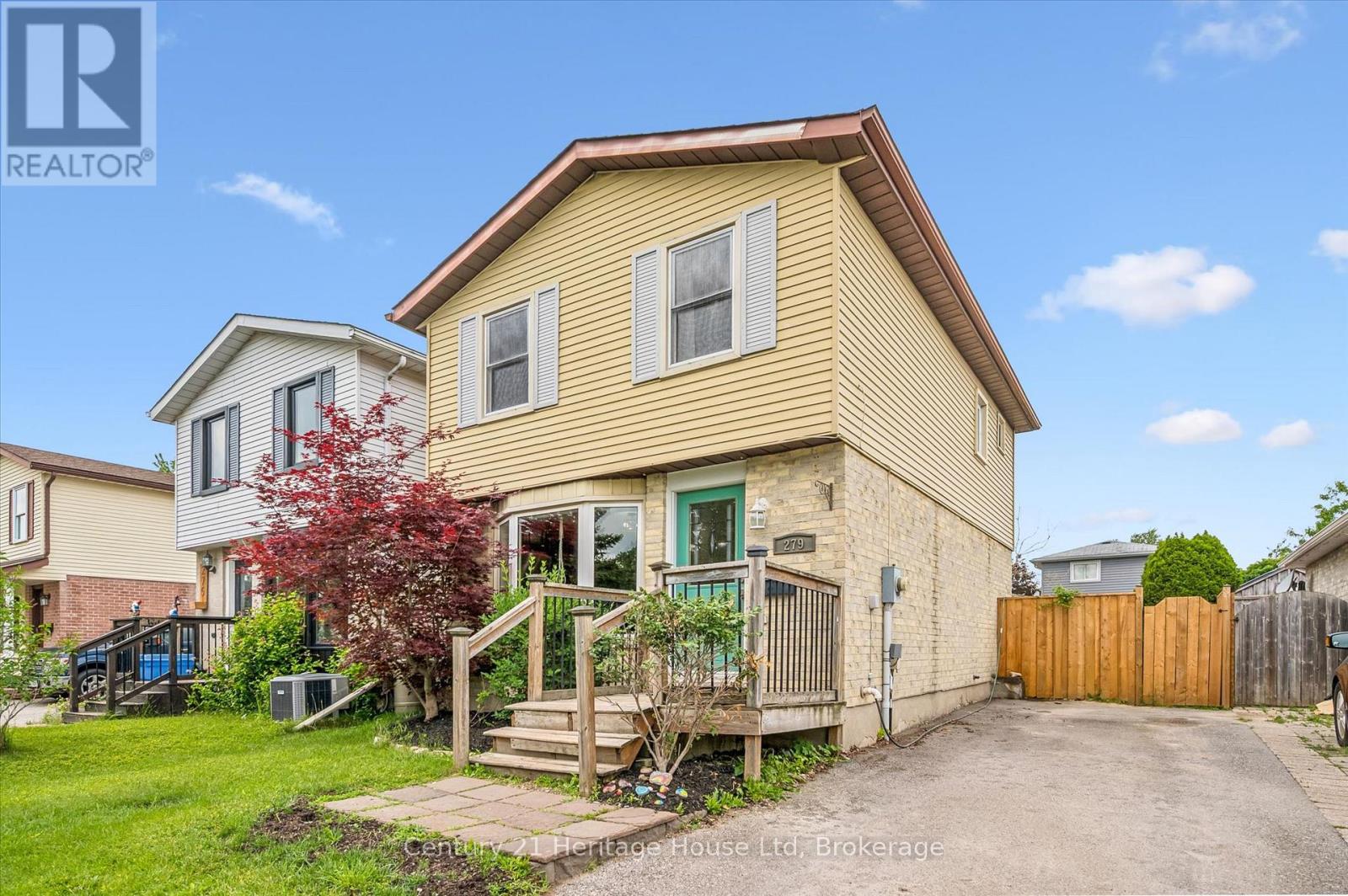 279 STRATHALLAN STREET - 3