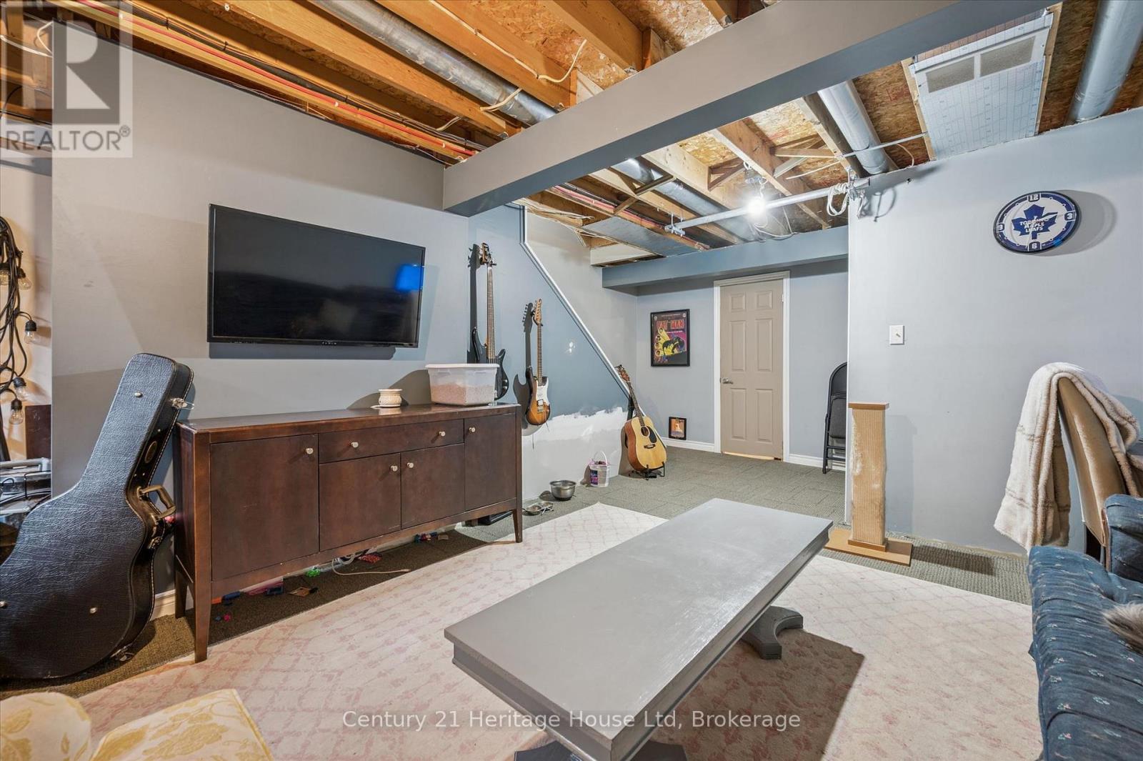 279 STRATHALLAN STREET - 33