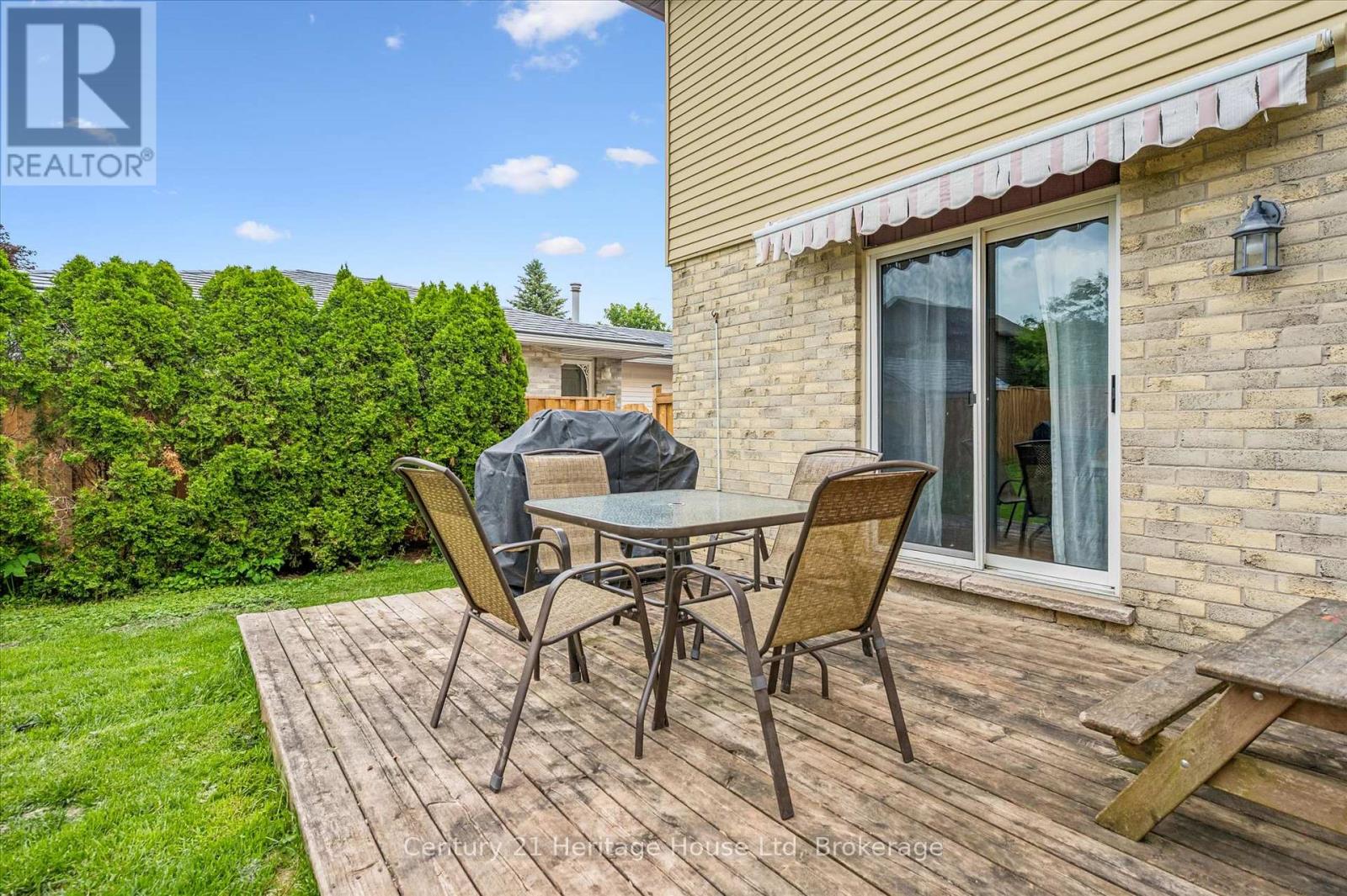 279 STRATHALLAN STREET - 39