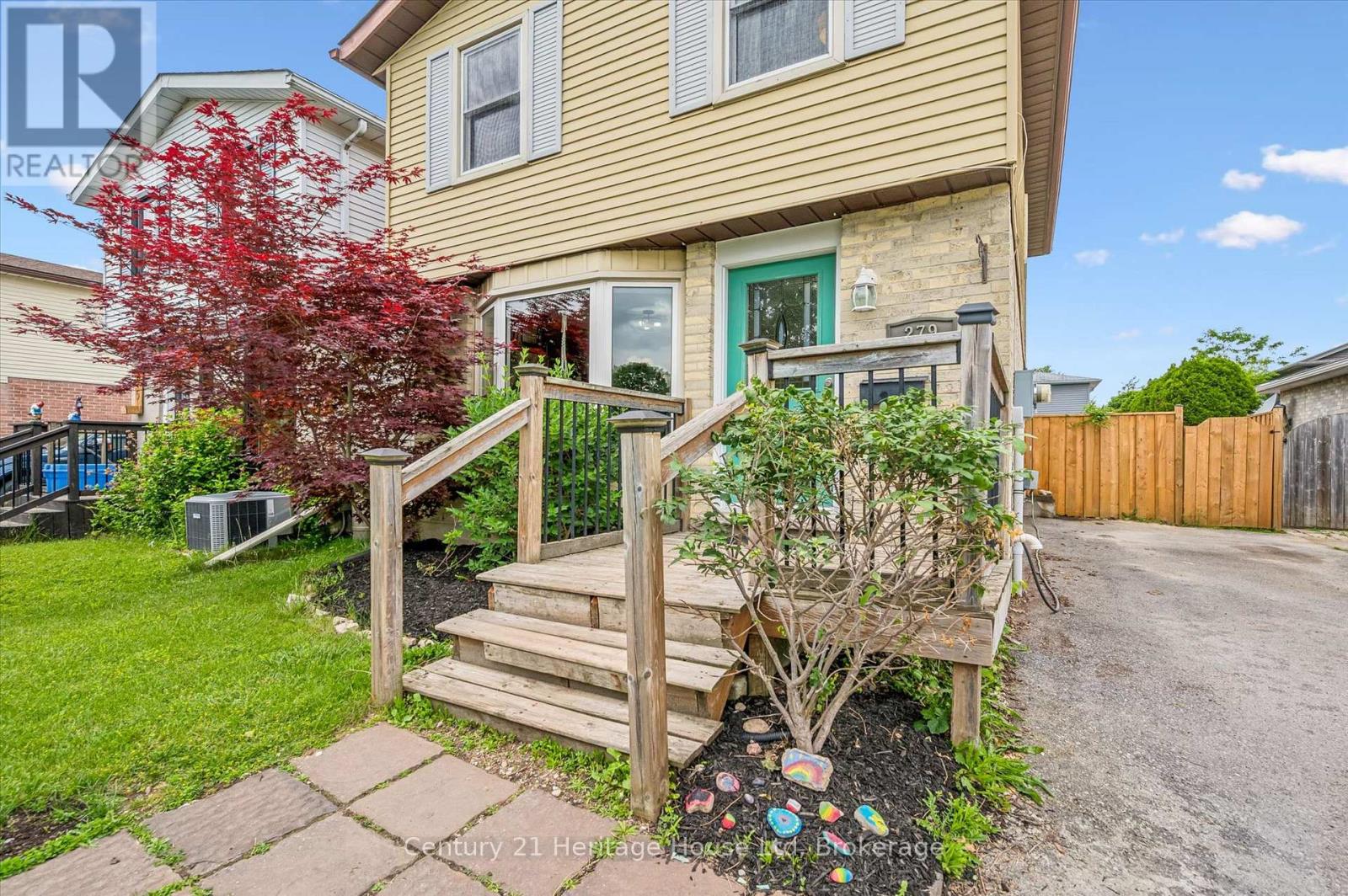 279 STRATHALLAN STREET - 4