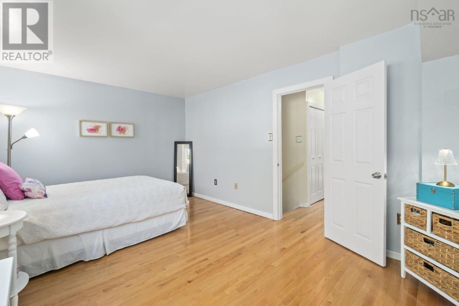 100 Forestside Crescent - 23