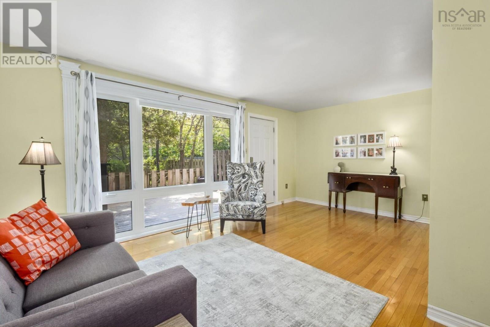 100 Forestside Crescent - 12