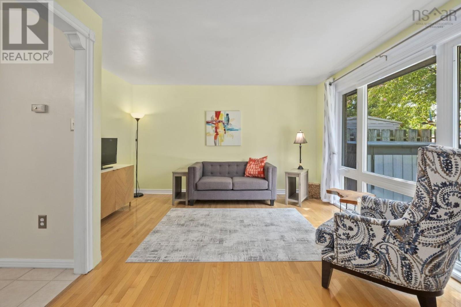 100 Forestside Crescent - 10