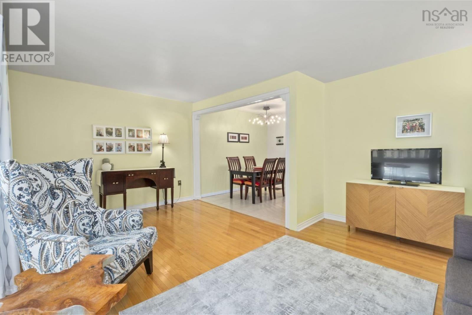 100 Forestside Crescent - 11