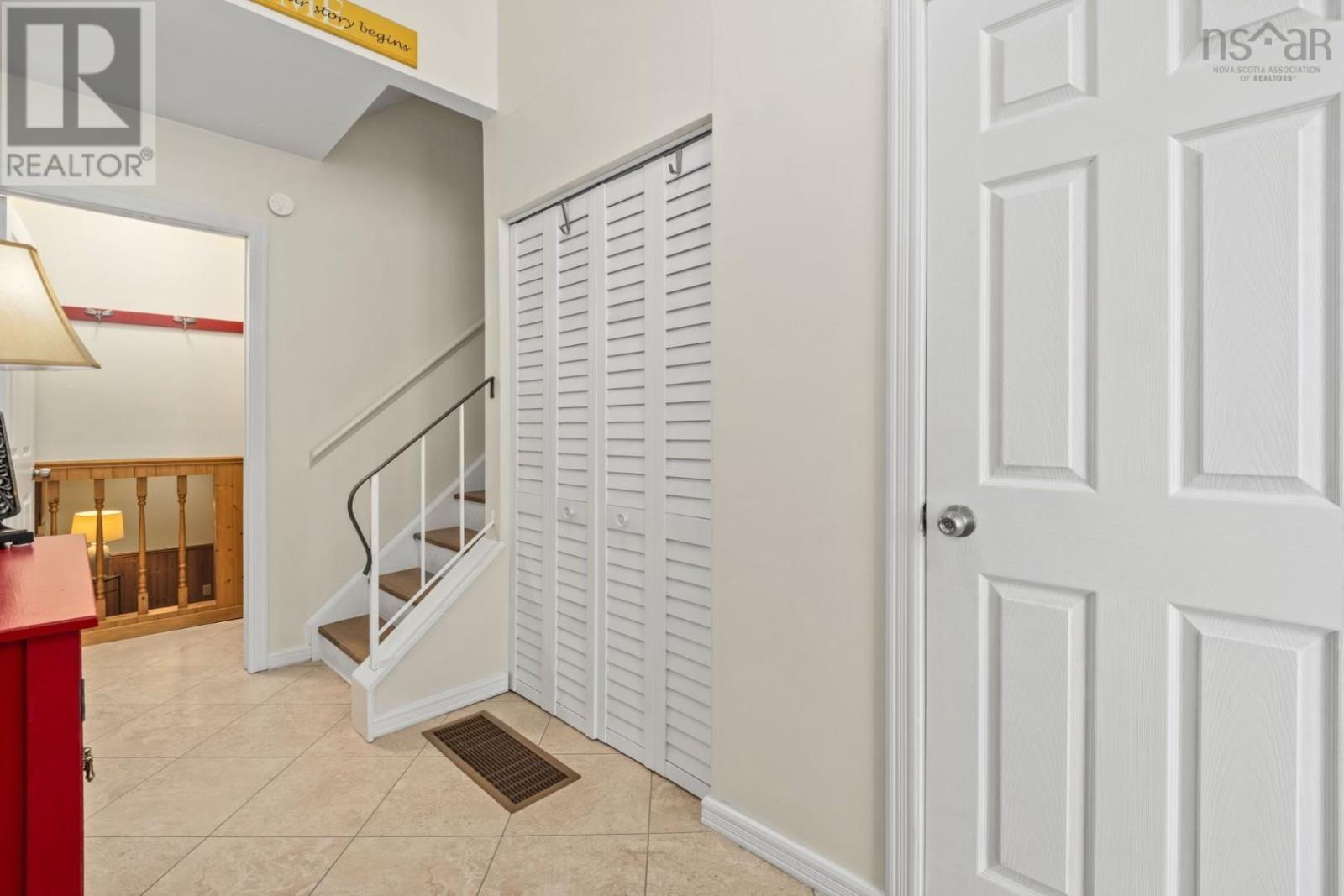 100 Forestside Crescent - 5