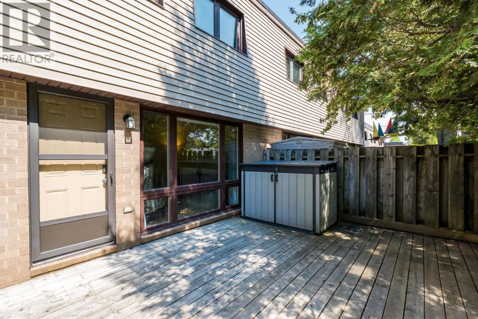 100 Forestside Crescent - 40