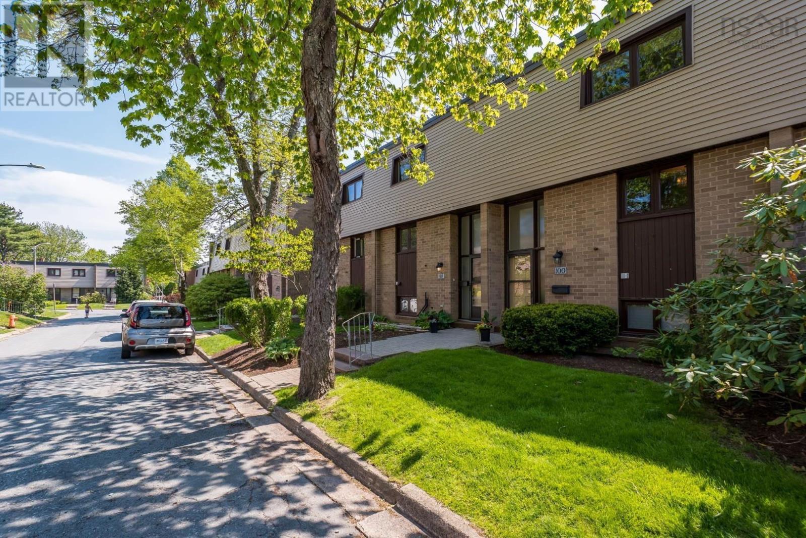 100 Forestside Crescent - 44
