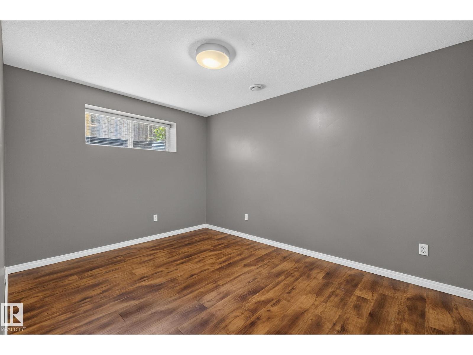 86 HERITAGE CR — photo 32