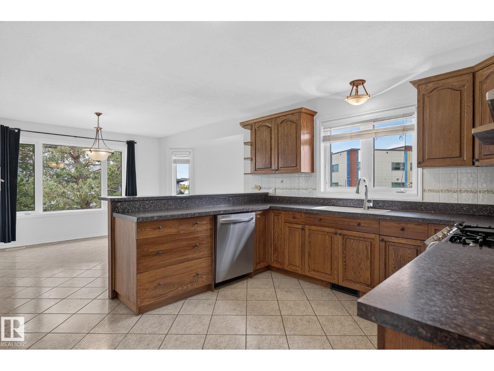 86 HERITAGE CR — photo 7