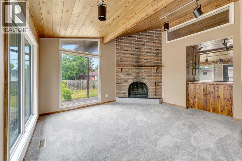 4616 45 Street — photo 11