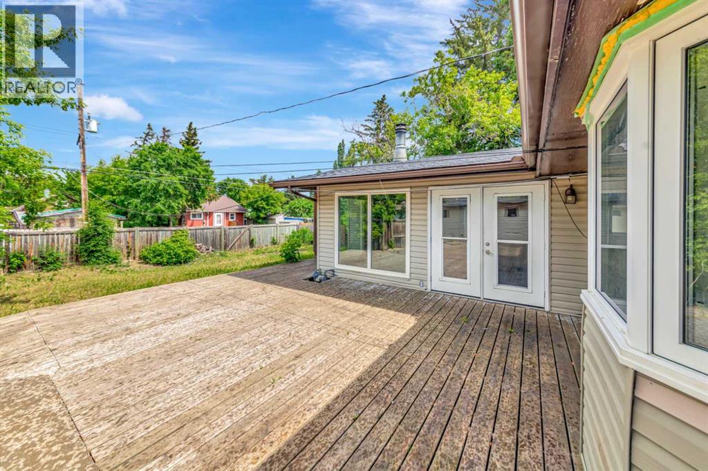 4616 45 Street — photo 35