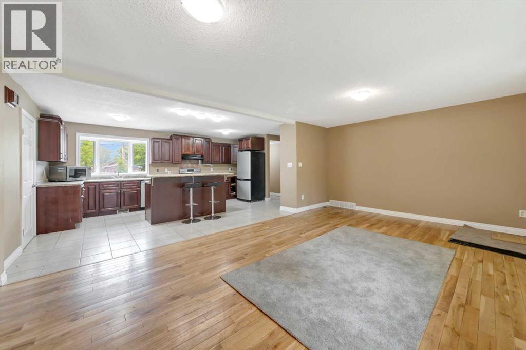 4616 45 Street - photo 3