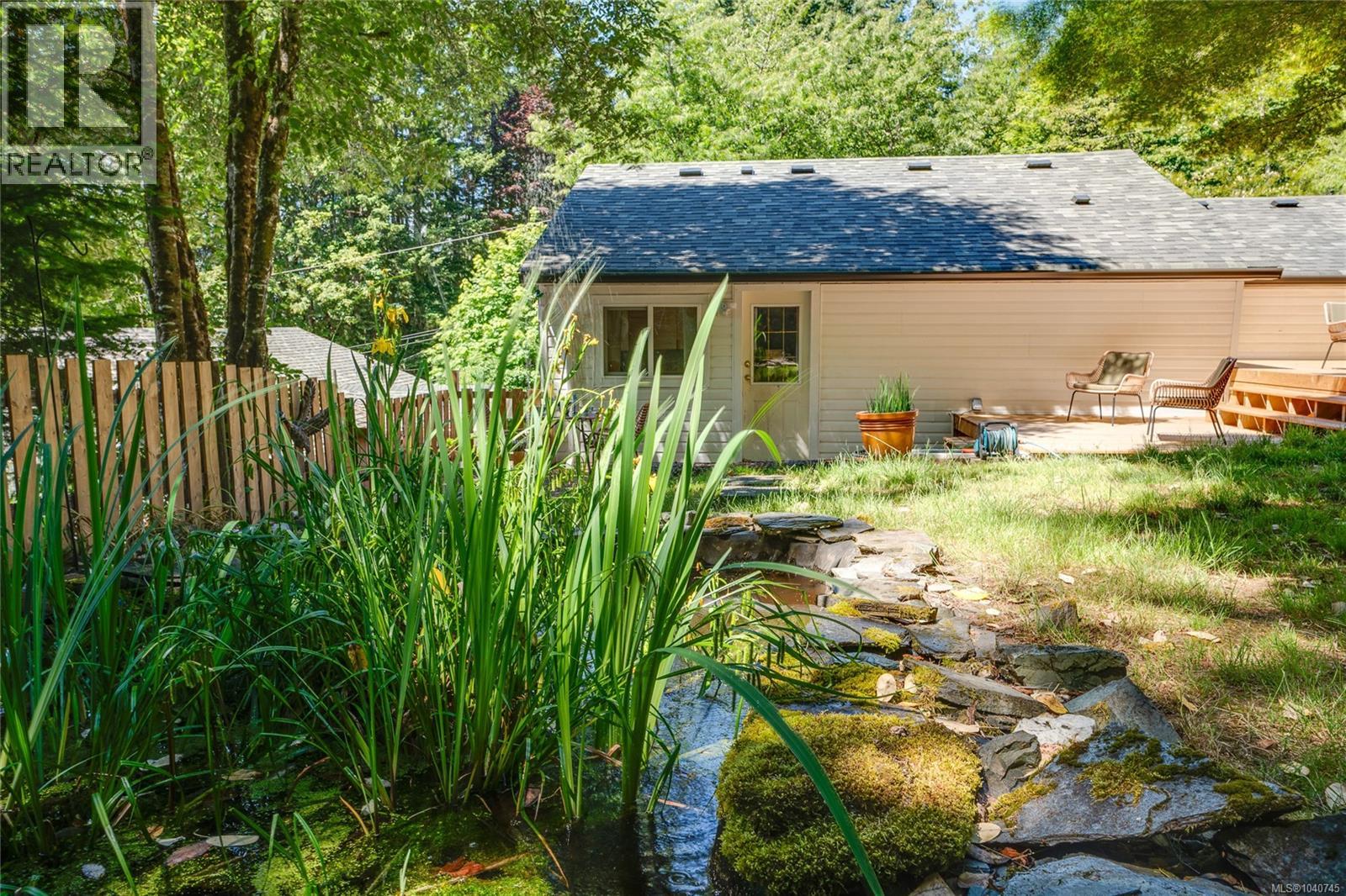 8555 Maple Ridge Rd - 37