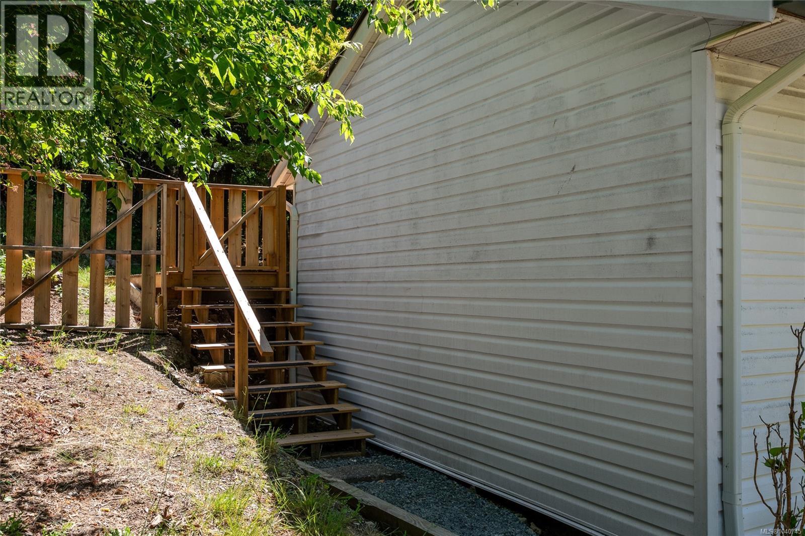 8555 Maple Ridge Rd, Youbou