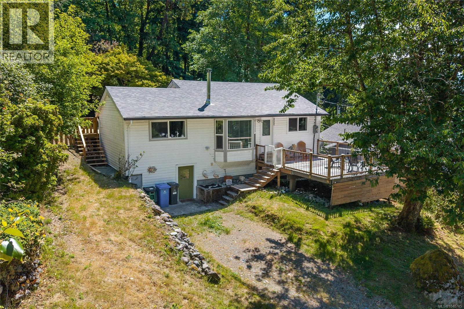8555 Maple Ridge Rd - 1