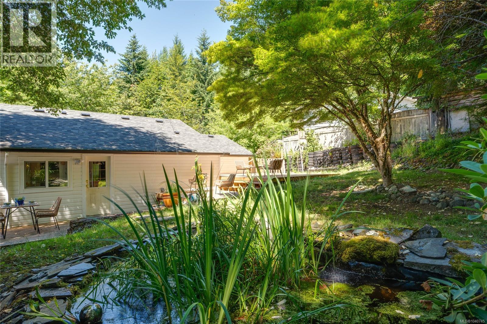 8555 Maple Ridge Rd, Youbou
