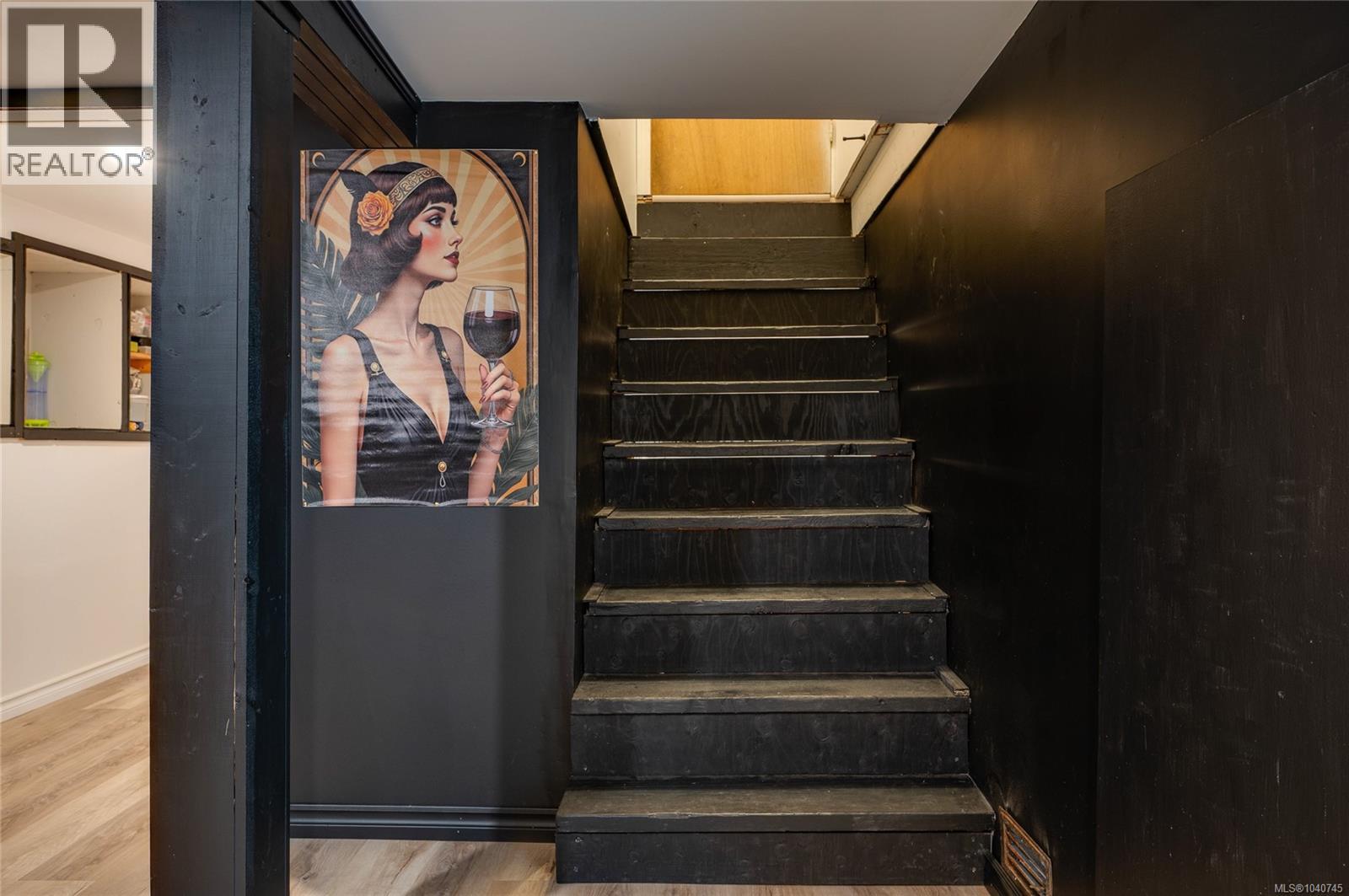 8555 Maple Ridge Rd - 23