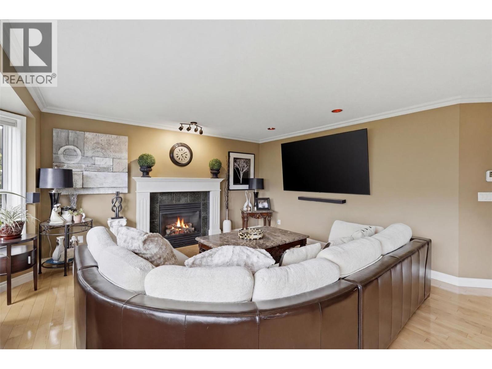 #10 1651 VALLEYVIEW Drive - 21