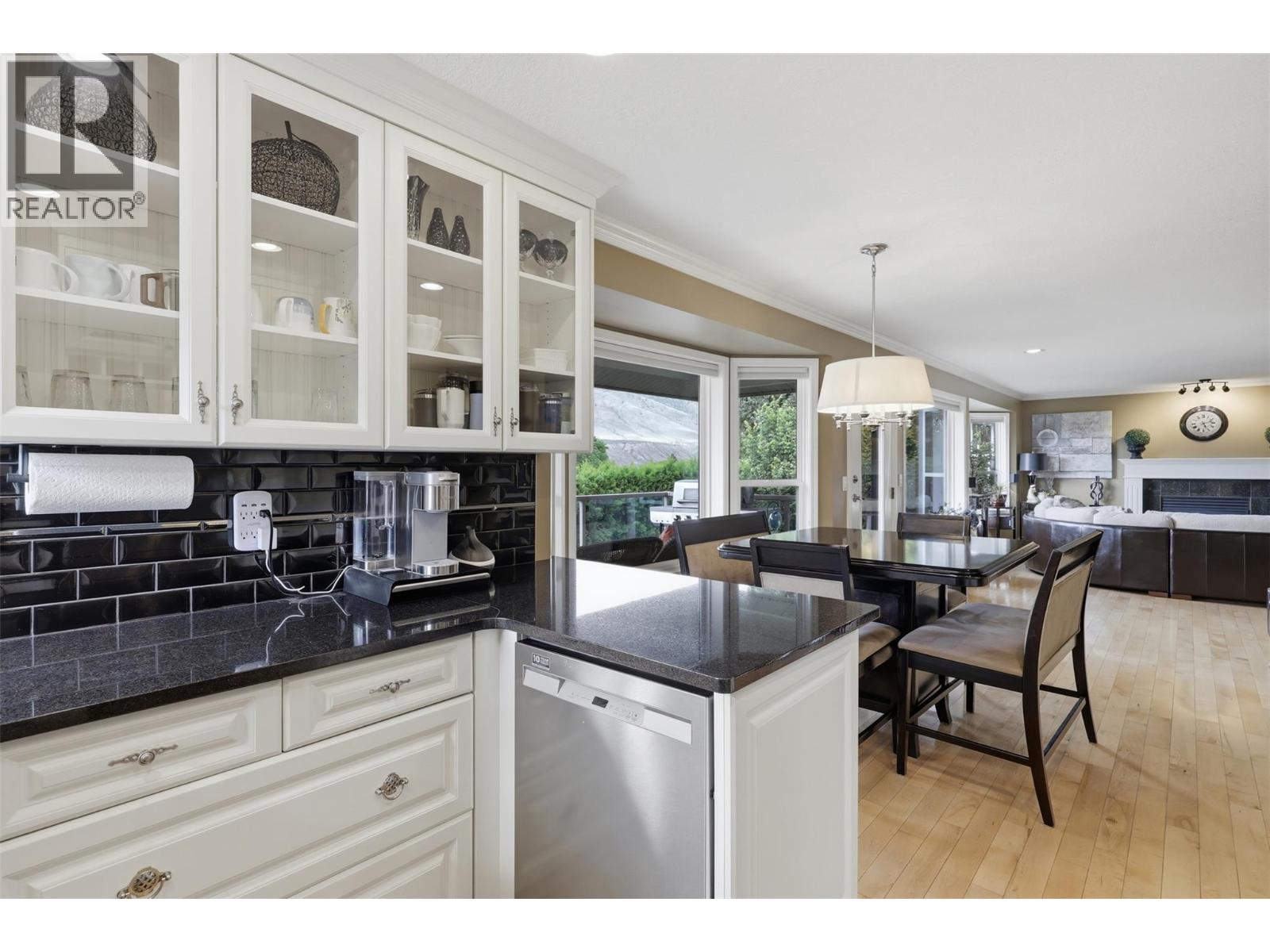 #10 1651 VALLEYVIEW Drive - 8