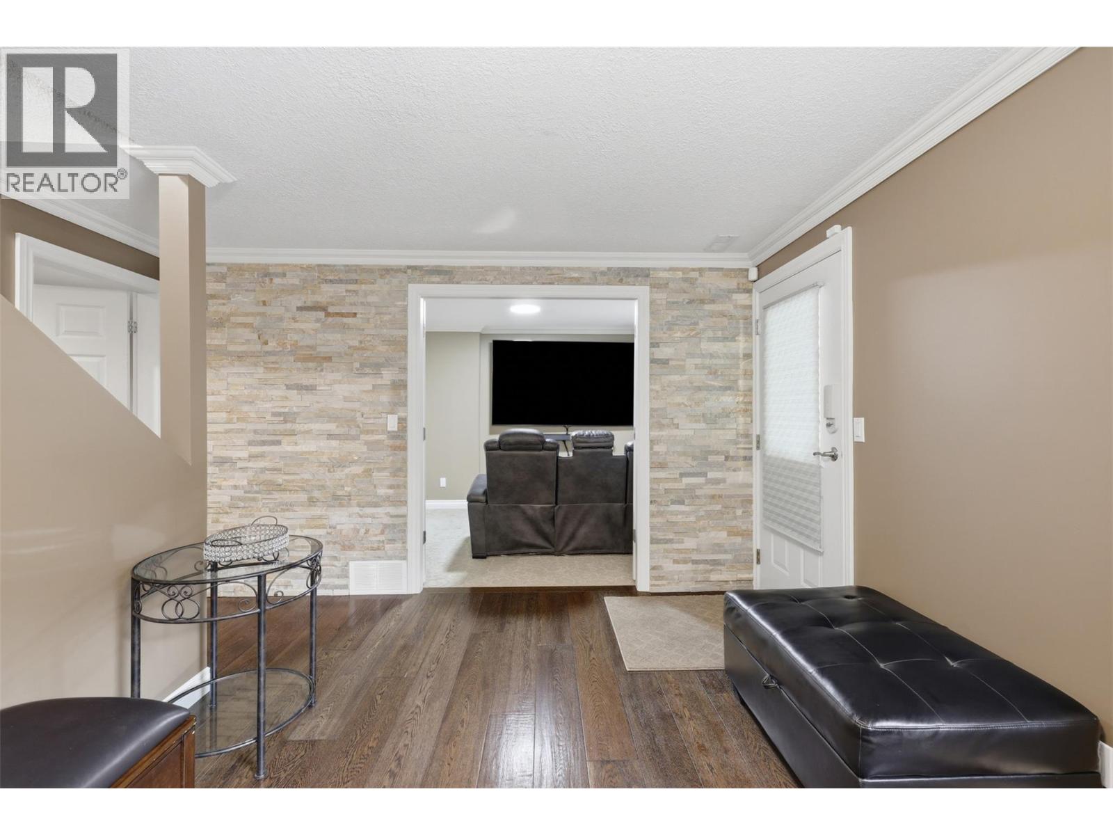 #10 1651 VALLEYVIEW Drive - 40