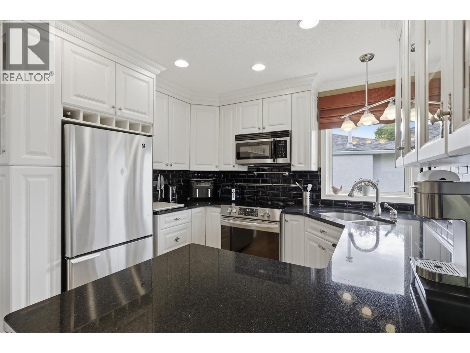 #10 1651 VALLEYVIEW Drive - 5