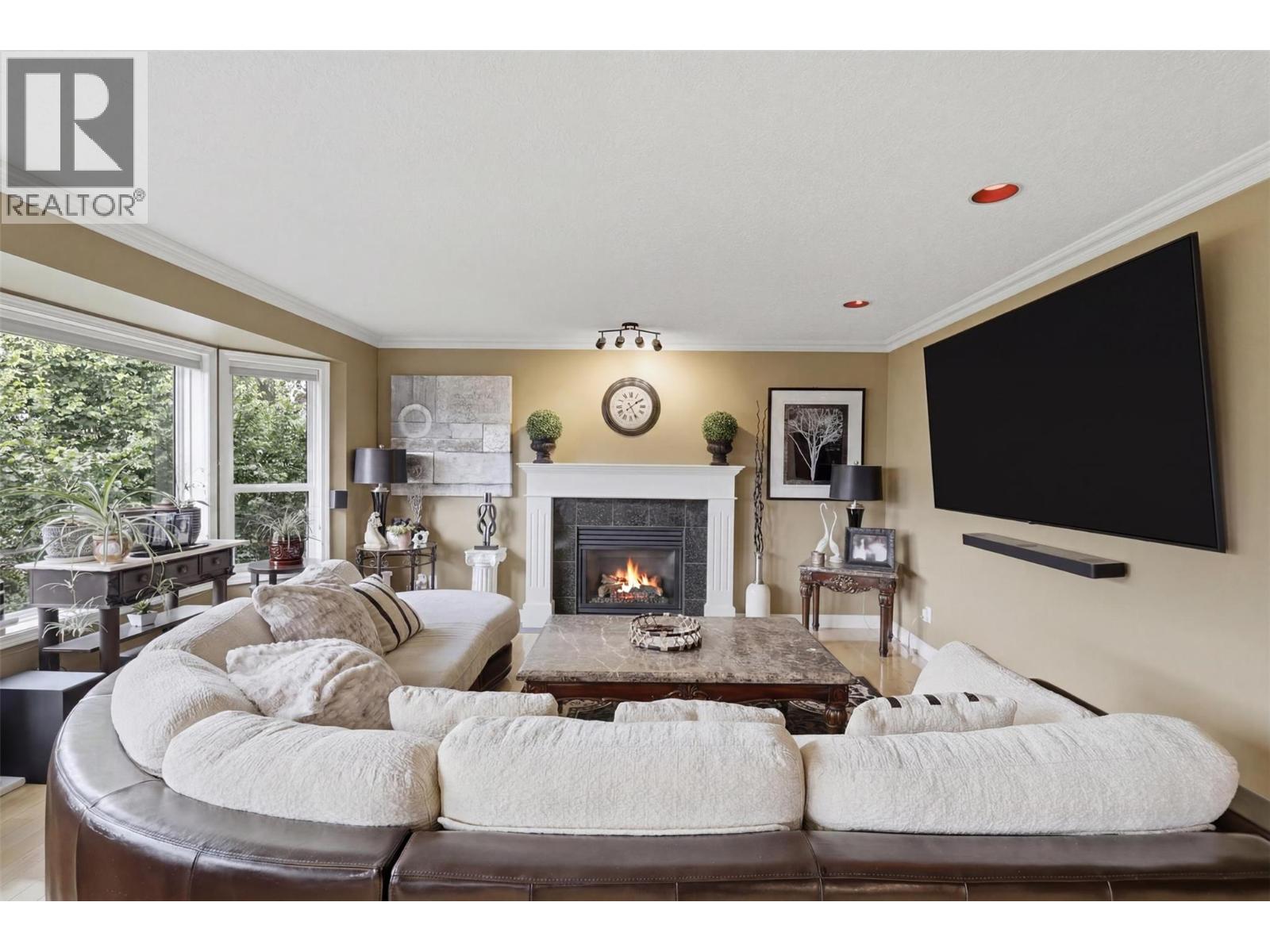 #10 1651 VALLEYVIEW Drive - 20