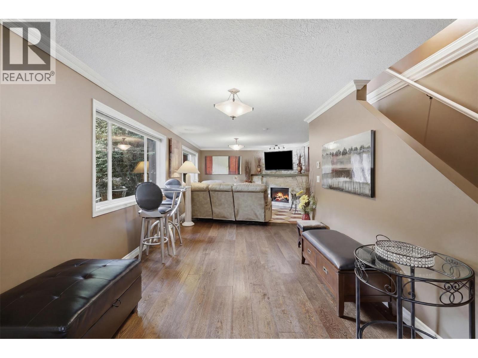 #10 1651 VALLEYVIEW Drive - 31