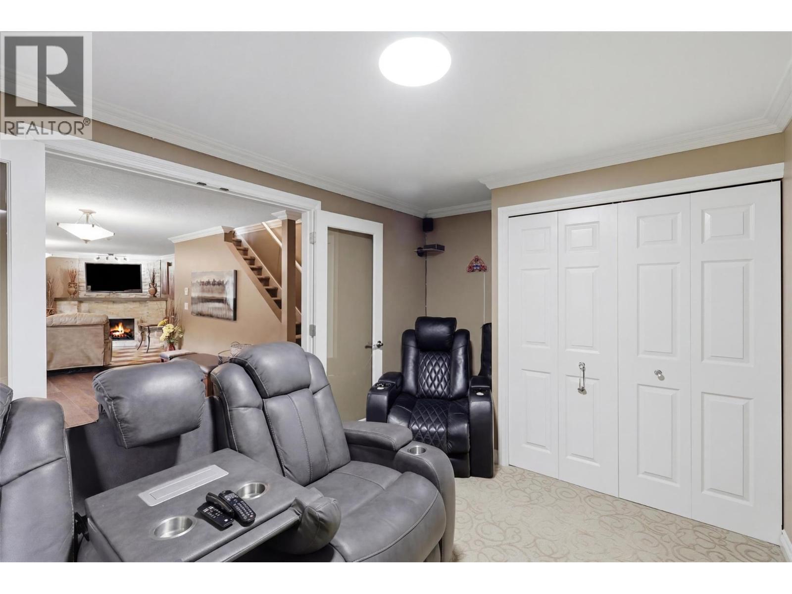 #10 1651 VALLEYVIEW Drive - 42