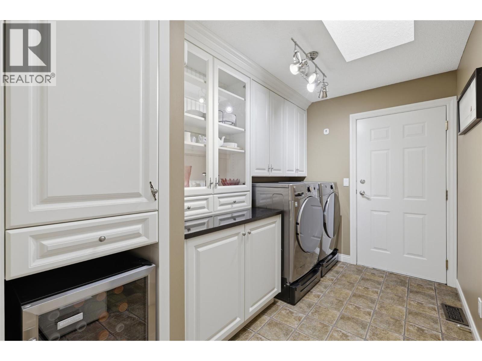 #10 1651 VALLEYVIEW Drive - 55