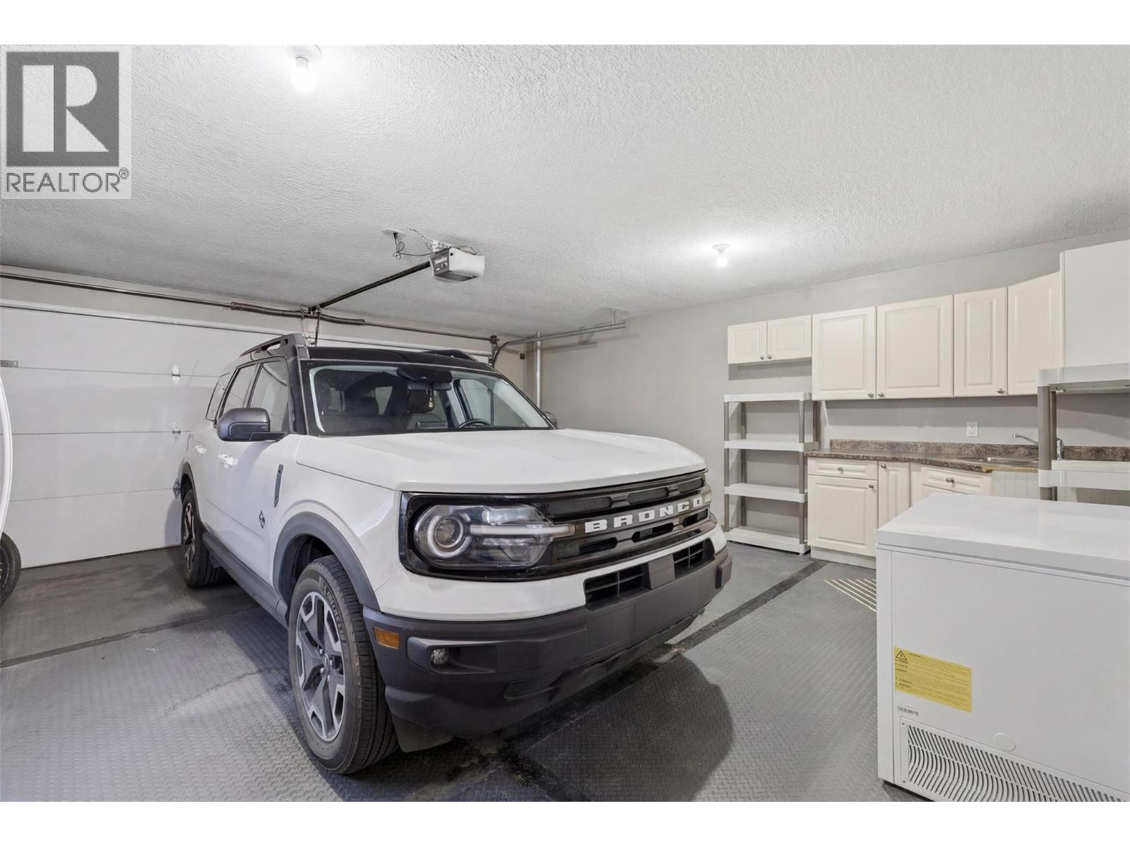 #10 1651 VALLEYVIEW Drive - 56