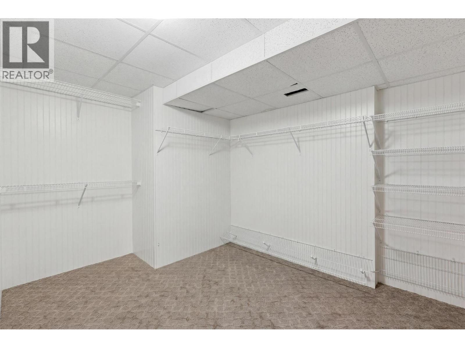 #10 1651 VALLEYVIEW Drive - 51